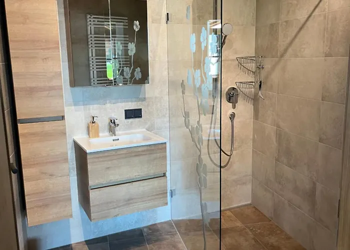 Ferienhaeuser Schweitzer Фибербрюнн